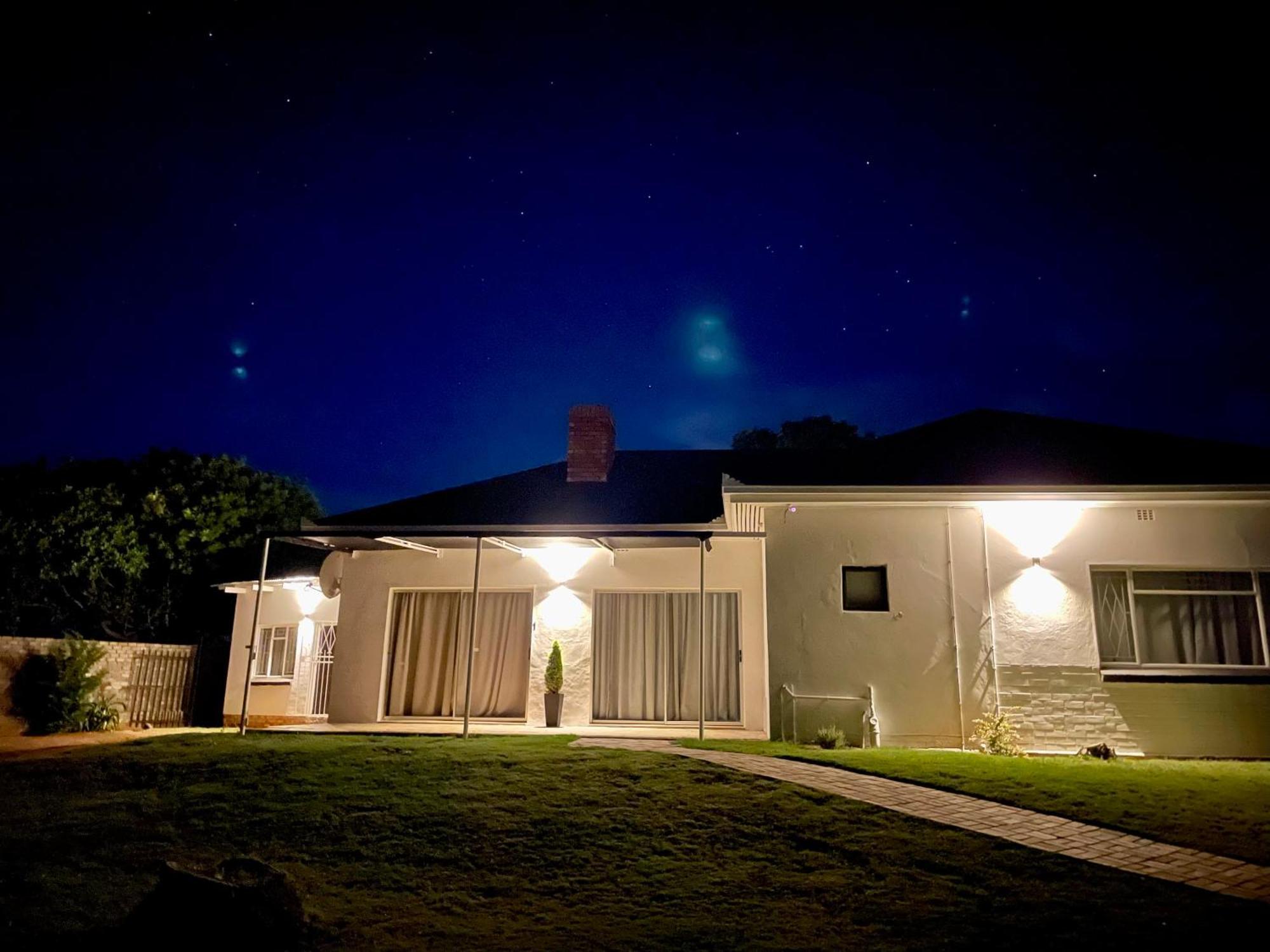 Cradock Guest House & Self Catering Bagian luar foto