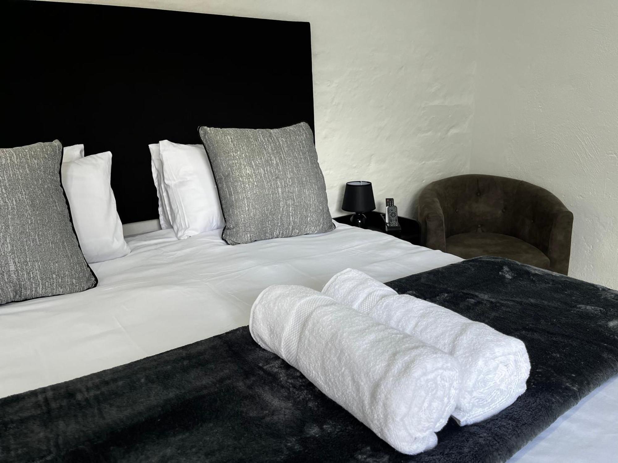 Cradock Guest House & Self Catering Bagian luar foto