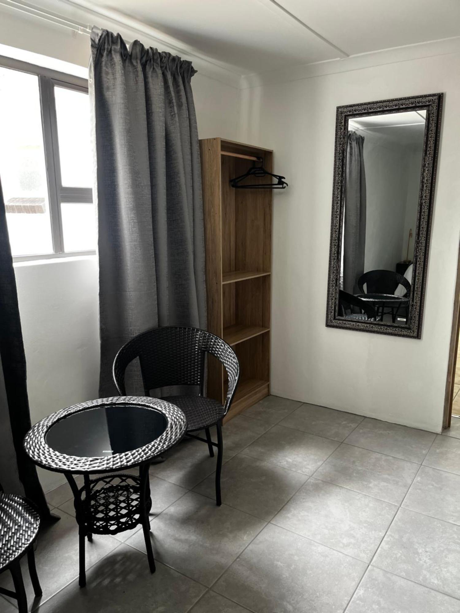 Cradock Guest House & Self Catering Bagian luar foto