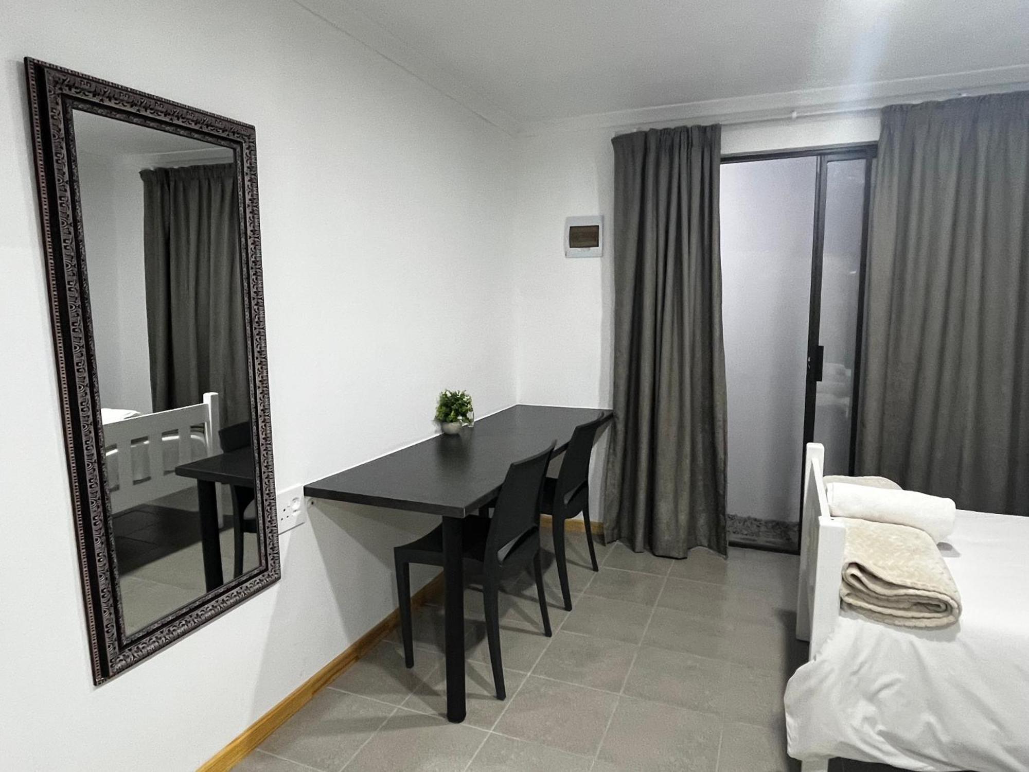Cradock Guest House & Self Catering Bagian luar foto