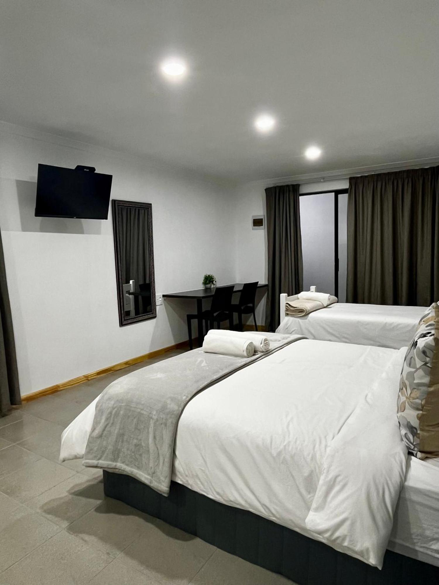 Cradock Guest House & Self Catering Bagian luar foto
