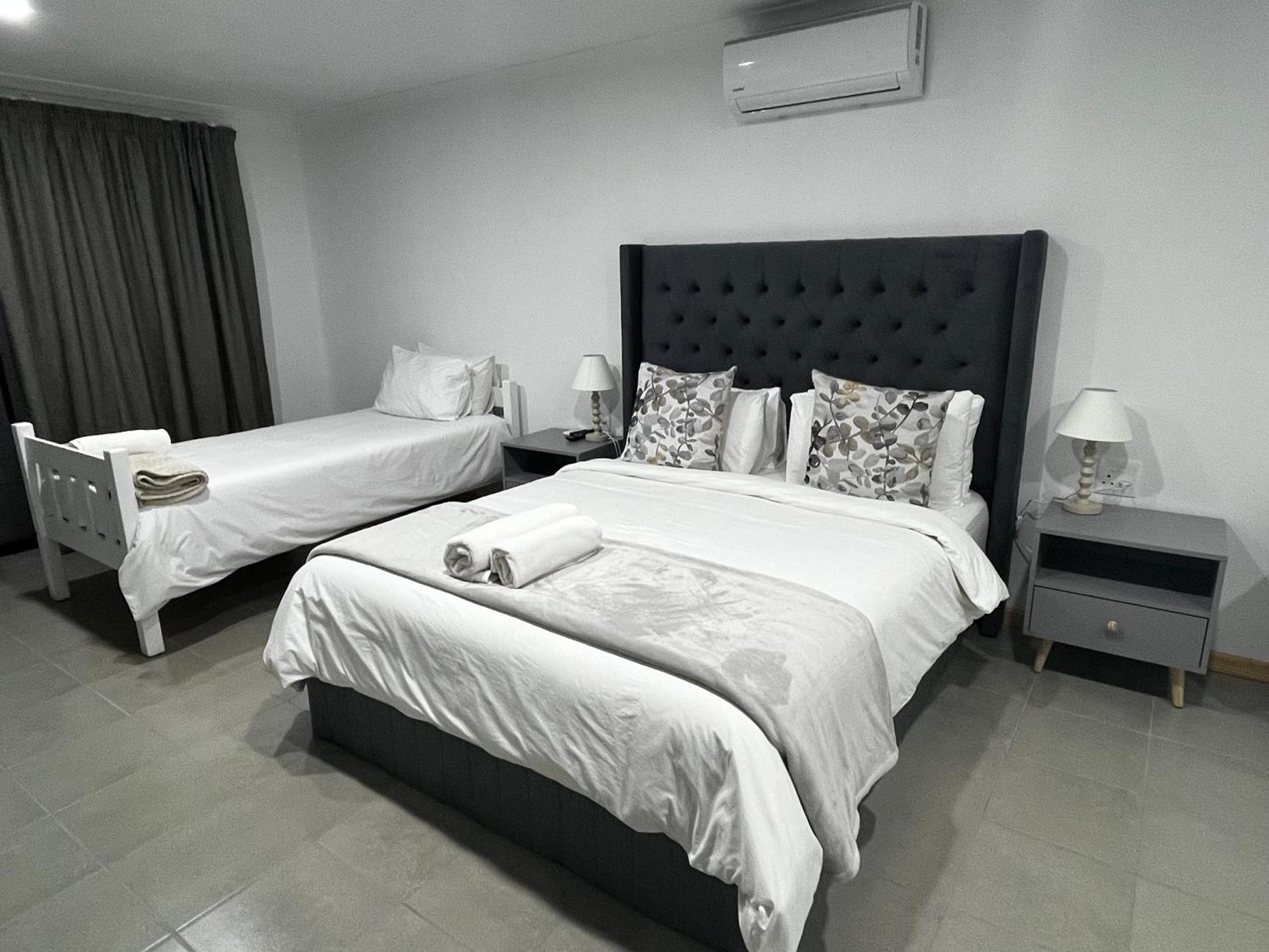 Cradock Guest House & Self Catering Bagian luar foto
